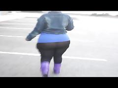 Африканская девка страдающая ожирением устраивает с соседским хлопцем жирные ебли