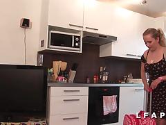 Порно девушки лесбиянки первый раз решили попробовать на вкус мужской ствол и дать в попу